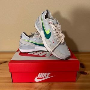New In Box Women's Nike Waffle 1 SE 7.5